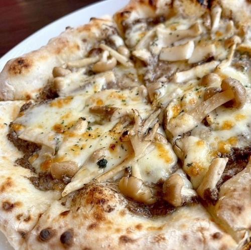 トリュフ香るたっぷりキノコのピッツァ