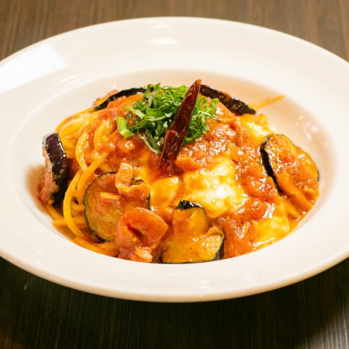 茄子とモッツァレラのトマトソース