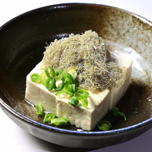 自家製豆腐　とろろ昆布のせ