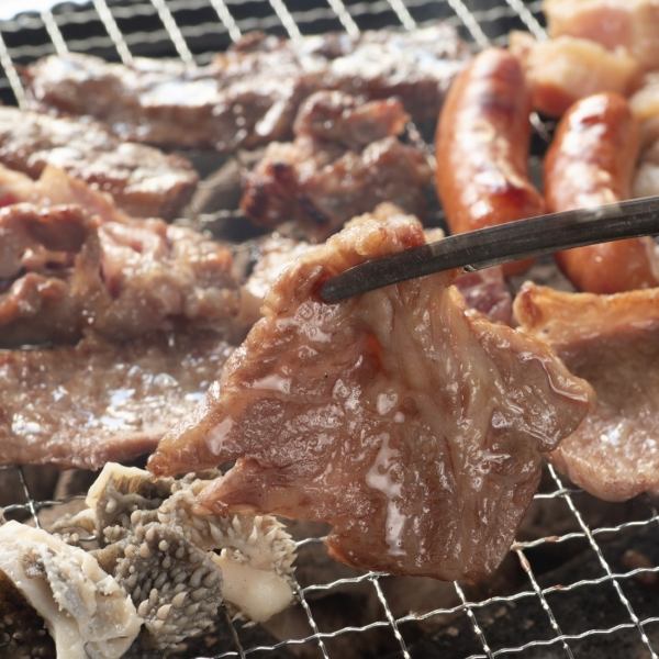 ☆素材も雰囲気も◎☆屋根付きテラスで炭火で食べられる♪街中BBQができるお店！焼肉＆牡蠣が楽しめる★