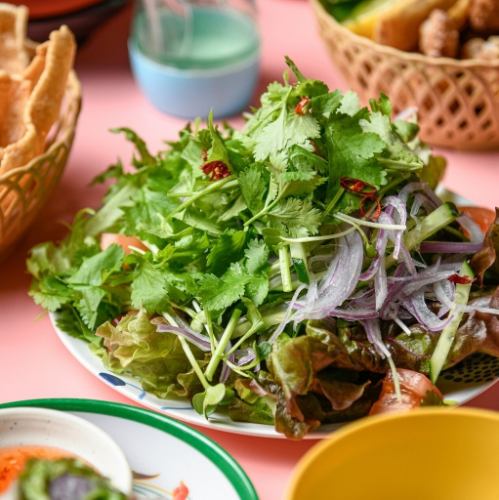 Enjoy Asian cuisine as a snack!