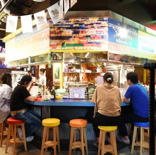 Lively Thai food stall bar!