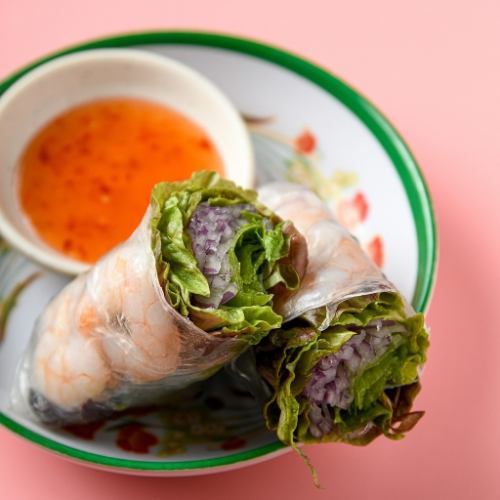 Fresh coriander and shrimp spring rolls