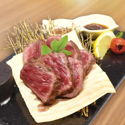 アンガス牛の炭火焼き