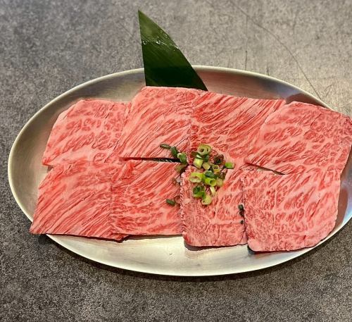 直接從芝浦出貨!我們以安全實惠的價格提供黑毛和牛。