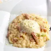 温泉卵のカルボナーラリゾット