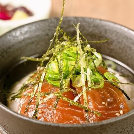 最後是茶泡飯（李子、鮭魚、章魚芥末）