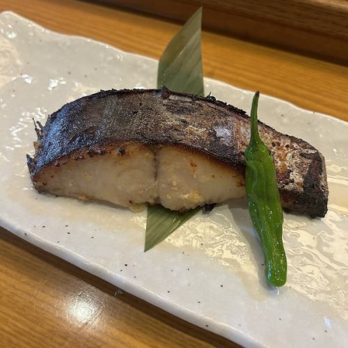 Akashi-produced matured sawara grilled in saikyo miso sauce