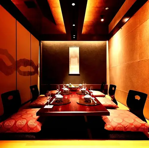 All seats are in private rooms, and there are designated smoking and non-smoking areas.
