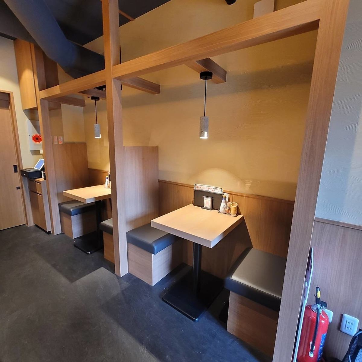 落ち着く和空間！アツアツの炭火串焼きと旨いお酒に酔いしれる