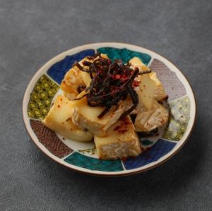 燻製カマンベール塩昆布和え