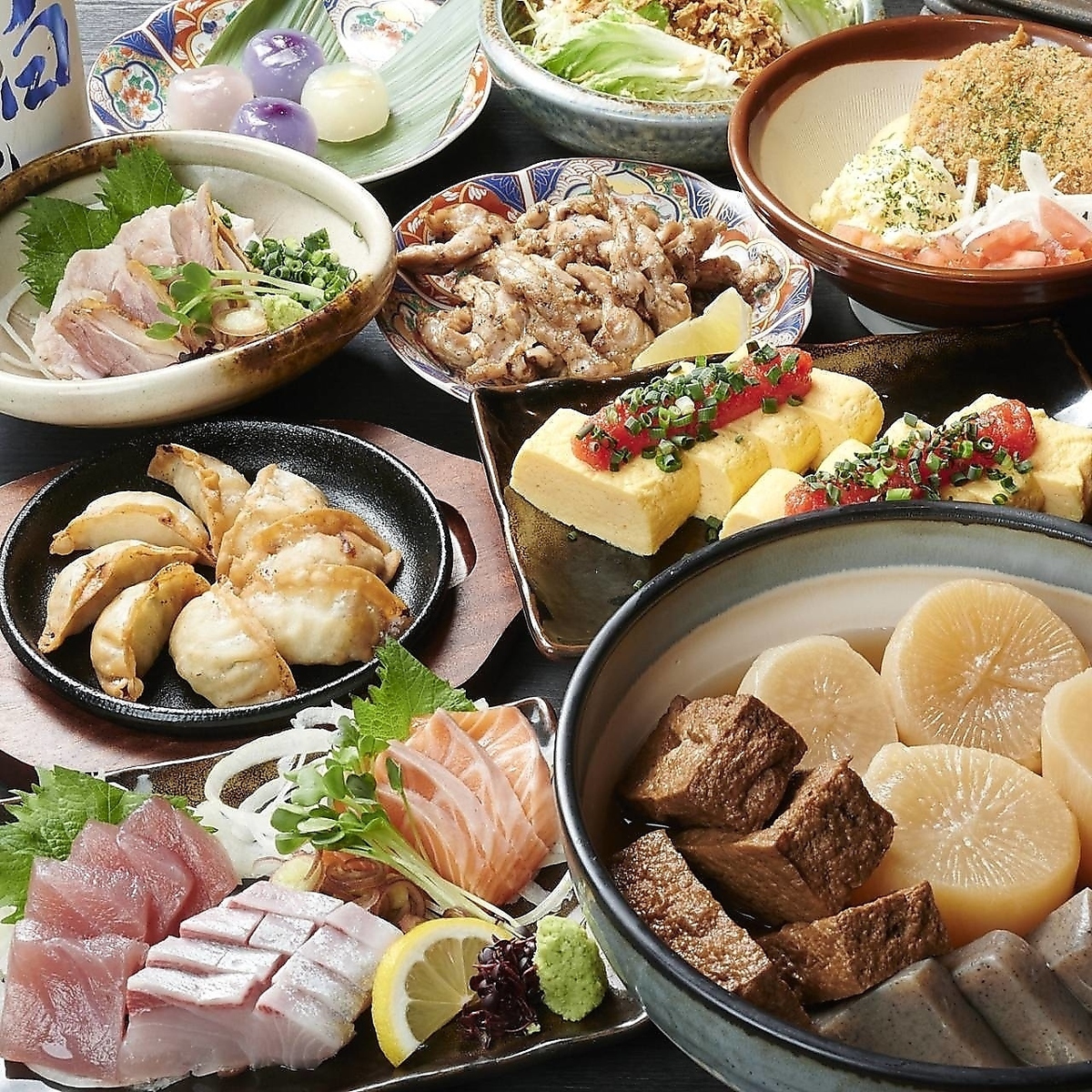 厳選炭火焼鶏や鮮魚盛りなど全9品+2h飲放付5000円(税込)