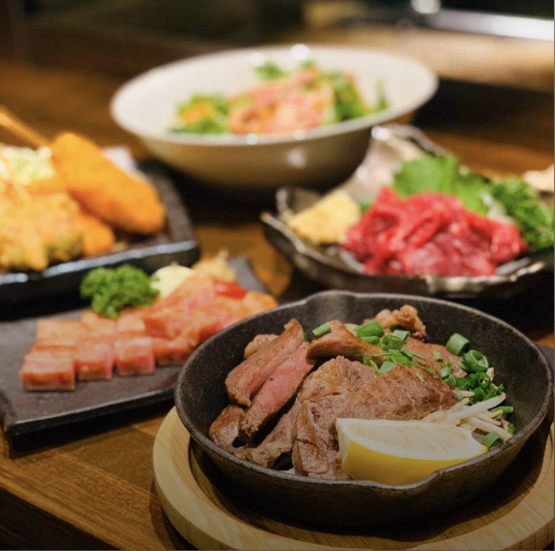 A restaurant that mainly serves Tsukuba chicken and king pork! An izakaya that is fully equipped with private rooms and welcomes children.