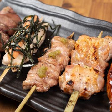 定番焼き鳥から、変わり種まで様々なメニューをご用意!