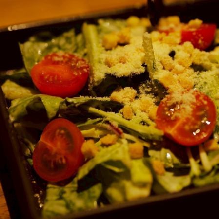 たっぷりチーズ【シーザーサラダ】