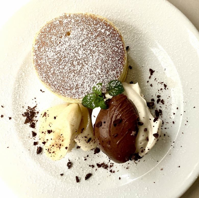 自家製生チョコレートほっとけーき（生チョコ・チョコアイス・生クリーム・フルーツ付き）