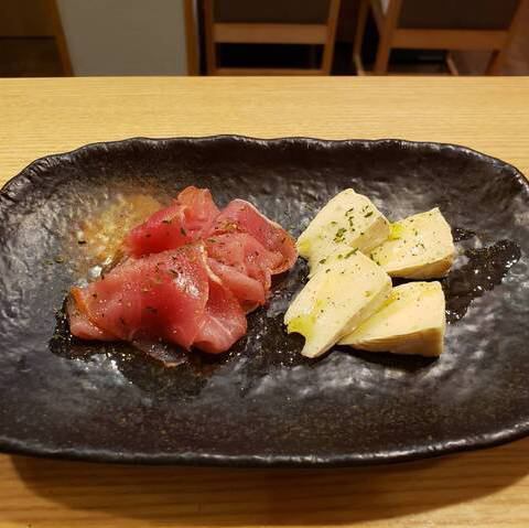 雷山豚生ハム&カマンベールチーズ