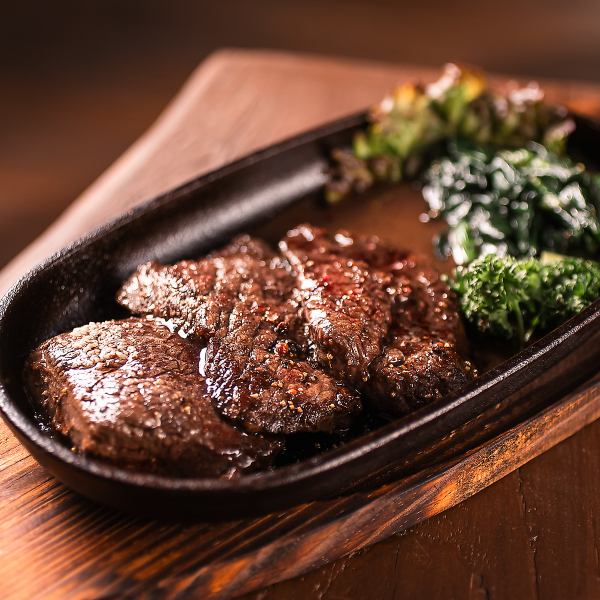 ヘルシーさとボリューム感を兼ね備えたおすすめの逸品です！【鹿肉のステーキ】