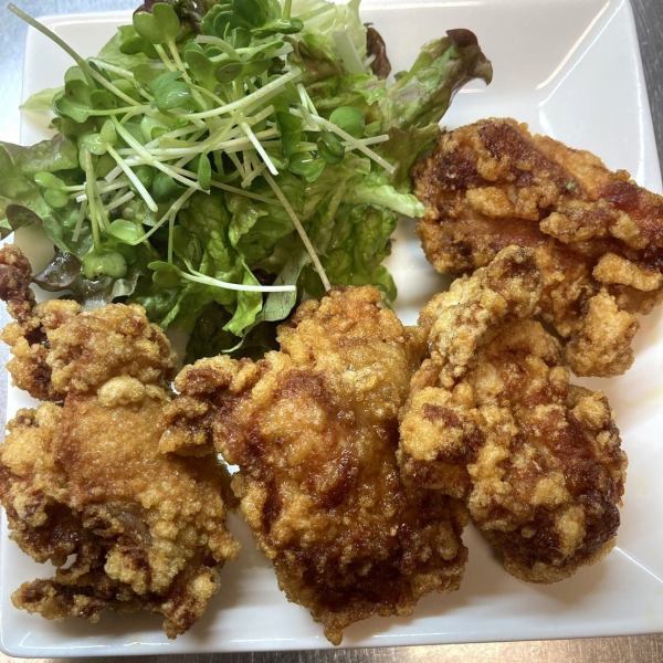 [Very popular with regular customers!] Umami fried chicken 699 yen (tax included)