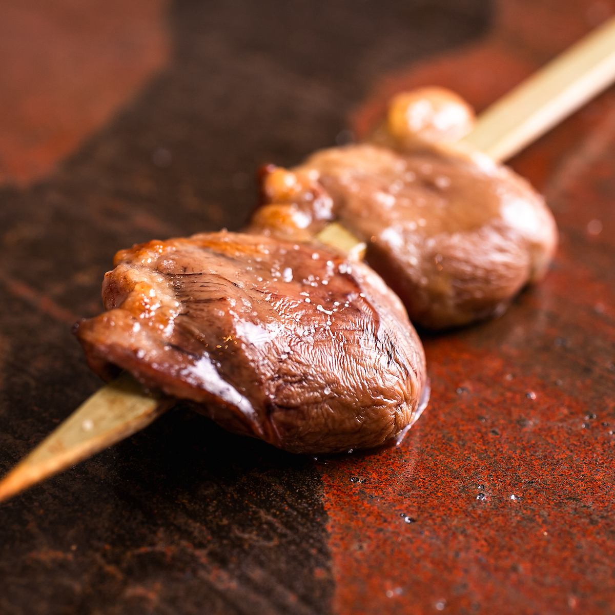 地鶏焼き鳥とオーガニック野菜を使用した旬の逸品をじっくりとお楽しみください◎