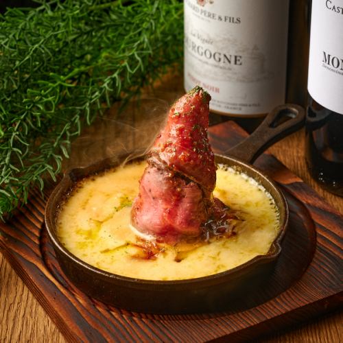 チーズの海に溺れるローストビーフ
