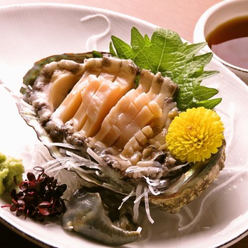 从丰洲市场直接送来的鱼贝类非常精致☆生鱼片拼盘1,100日元～！