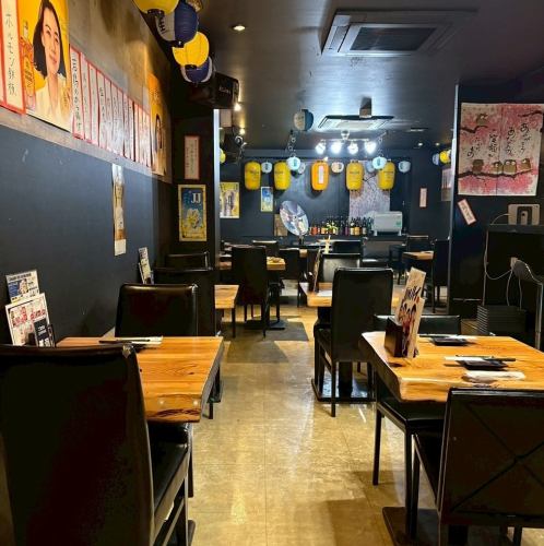 【店舗貸切:30~60名様】カラオケ&ダーツ完備◎天神・大名でパーティーするなら10Cへ 貸切は30名~最大60名まで承っております。深夜5時まで営業していますので、一次会としても二次会としてもご利用いただけます。ぜひ天神・大名近辺で貸切パーティーを開くなら10Cへ!まずはお電話で問い合わせください。
