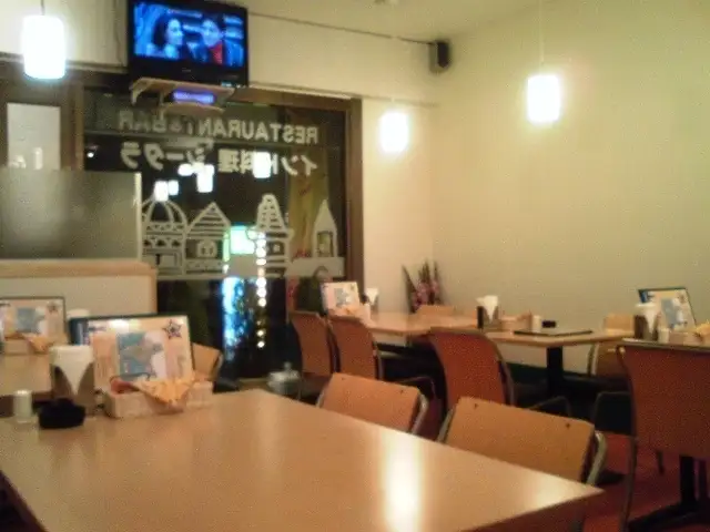 落ち着く店内は、お一人様のお客様や女性のお客様も入店しやすい雰囲気です。ランチやディナーなどにいかがですか♪綾瀬で本場のインドカレーを食べるならここ!