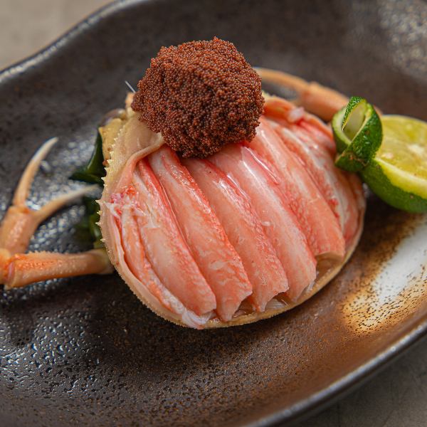 【鮮度抜群のカニ】生きたまま仕入れ！カニすき・カニしゃぶなど一番美味しい食べ方で提供『カニ鍋』