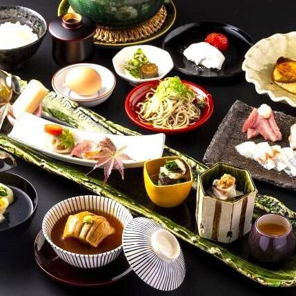 【お昼の部】女子会向け季節の会席 賀茂川コース 4,400円 (税込)