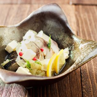 〆サバとガリのマリネ