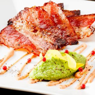 野菜のムースで食べる焼きベーコン