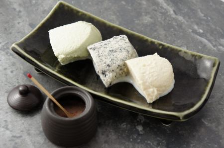 Three-colored tofu