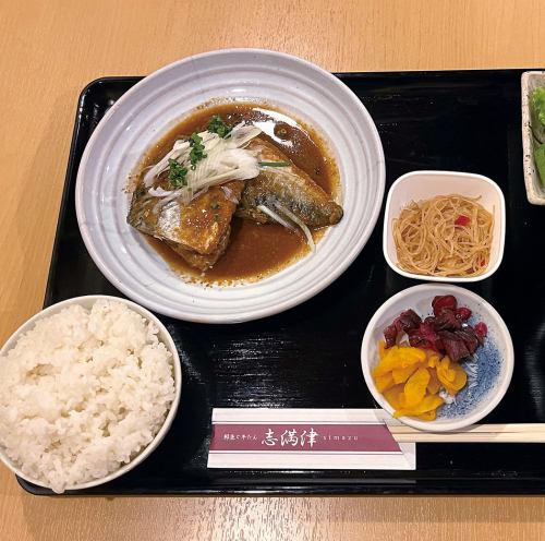 鯖の味噌煮定食