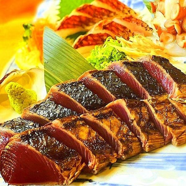 大迫力！！高知名物藁焼きカツオ！！【藁焼きかつおのたたき(たれor塩)】