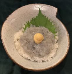 生しらす丼