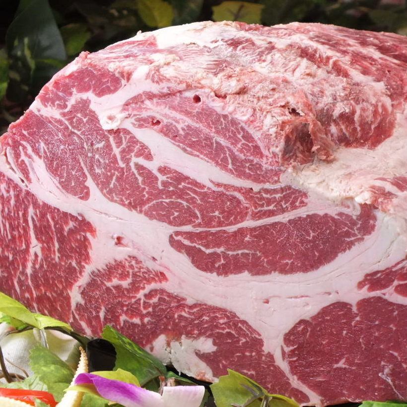 We offer branded meats such as Kirifuri Kogen pork and Black Angus beef!