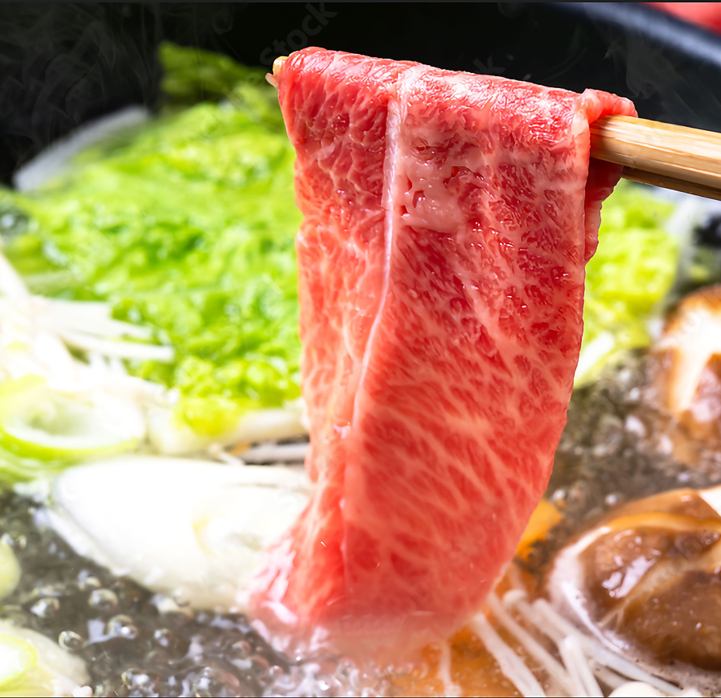 Fresh meat cut to order and over 30 kinds of domestic hot pot vegetables! *10 kinds of ice cream bars included