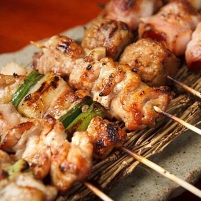 【当店名物！焼き鳥】お肉の旨味を凝縮★サク飲みにお供に人気♪