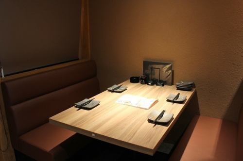 ゆったりくつろげる個室のお席を多数ご用意しています！