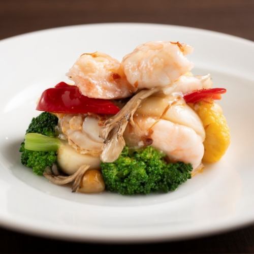 Stir-fried Shrimp and Seasonal Vegetables with Light Salt