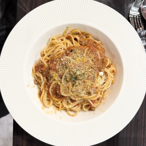 自家製ミートソースのパスタ
