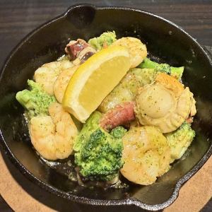 シーフードバジル鉄板焼き