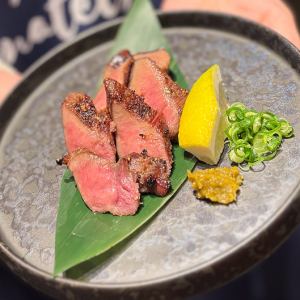 厚切り牛タン炭火焼き
