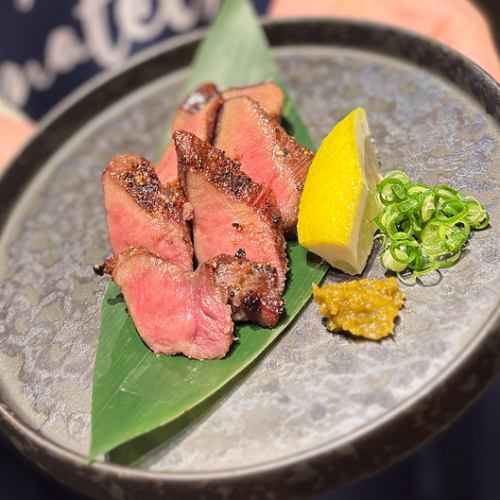 厚切り牛タン炭火焼き