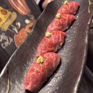 烤山城牛肉寿司(4件)