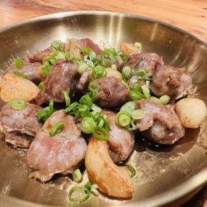 砂肝とニンニク炒め