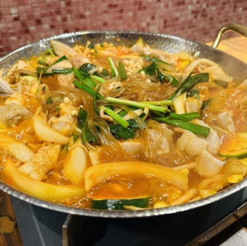 ＊旨辛＊国産黒毛和牛ホルモンのコプチャンチョンゴル　1人前1628円(税込）