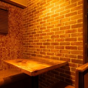 誕生日や記念日などのお祝いにも使いやすいお席をご用意。落ち着いた雰囲気の中で、ゆっくりと食事を楽しめます。特別なひとときを演出するのに最適です。