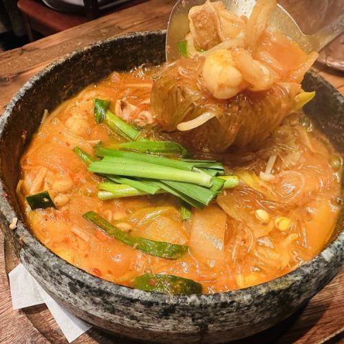 *Stone-grilled Nakgopse* Delicious spicy Wagyu beef offal hot pot